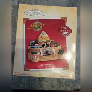 Hallmark 2004 Keepsake Ornament Lionelville Lionel Trains Light Motion Sound